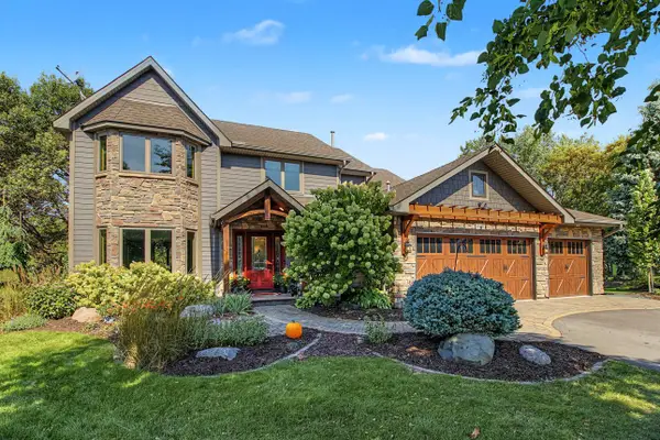 8610 Valley View Court, Chanhassen, MN 55317