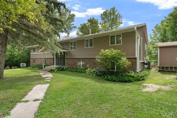 6960 French Lake Court, Faribault, MN 55021