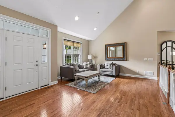 1452 Steeplechase Lane, Eagan, MN 55122