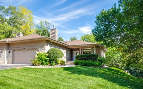 7089 Crowne Oak Road, Eden Prairie, MN 55344