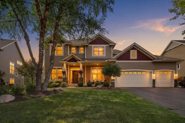 1618 Headwaters Lane, Woodbury, MN 55129