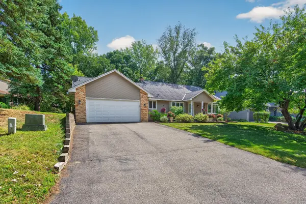 8746 Highwood Way, Apple Valley, MN 55124
