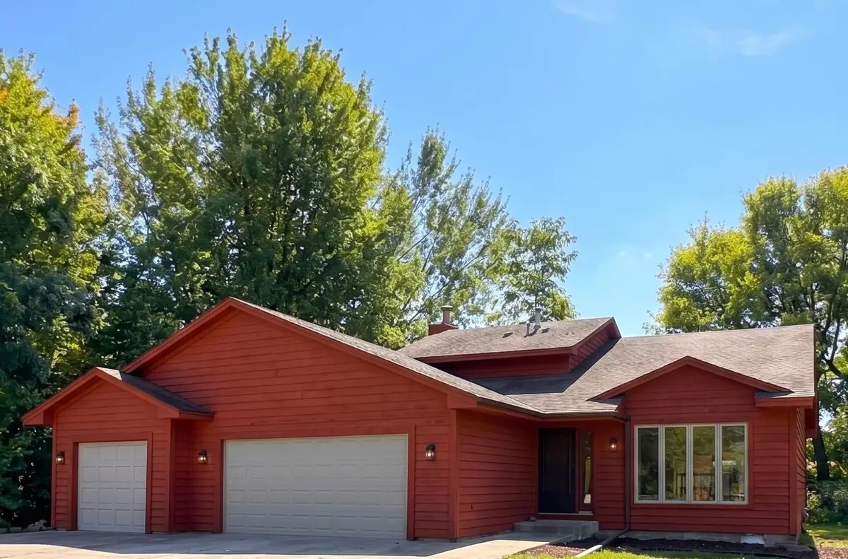 2633 Nightingale Court, Chaska, MN 55318 - #1