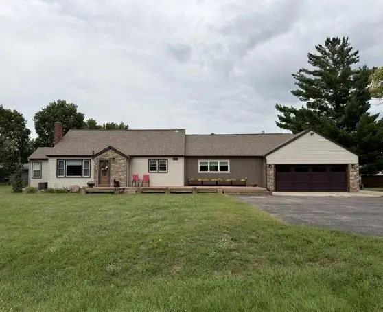 1990 River Road, Windom, MN 56101