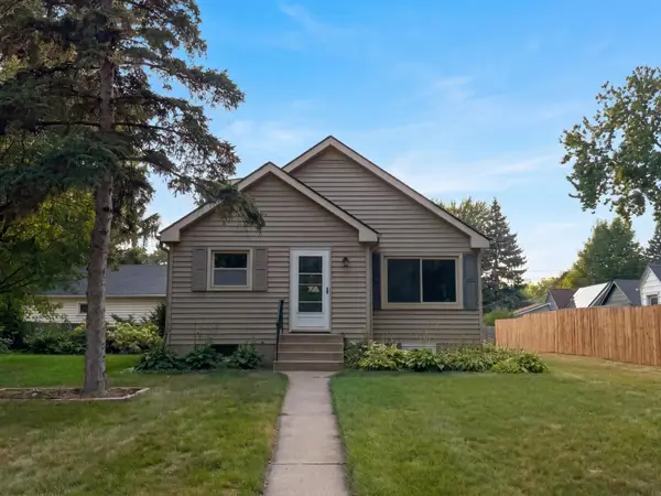 572 11th Avenue Nw, New Brighton, MN 55112