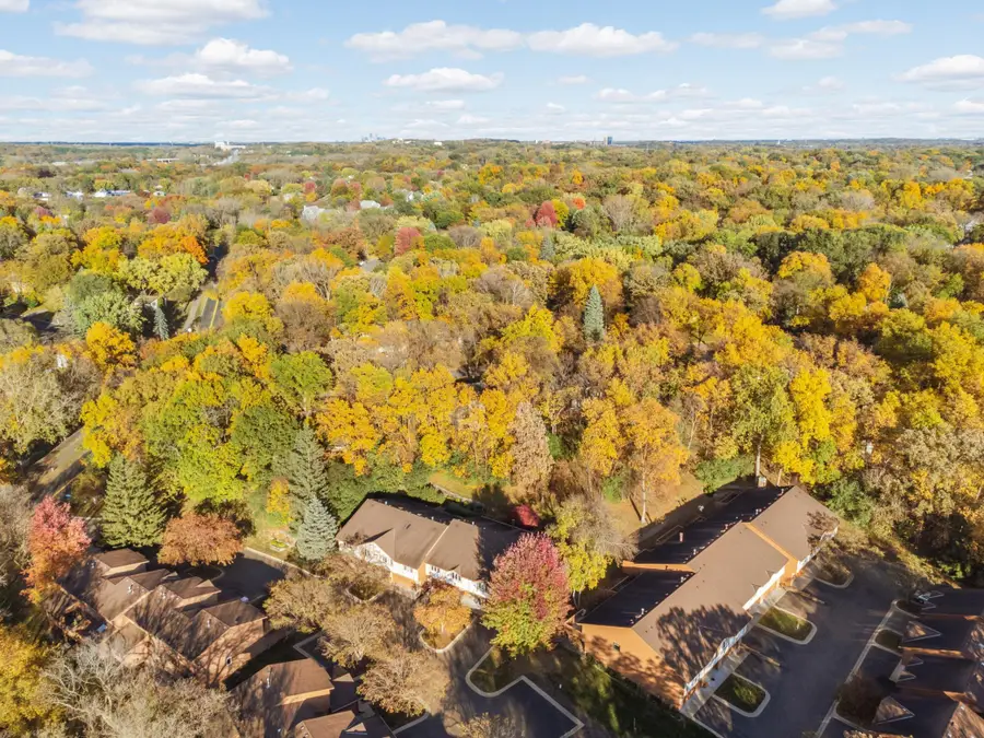 6913 Edenvale Boulevard, Eden Prairie, MN 55346 - #3