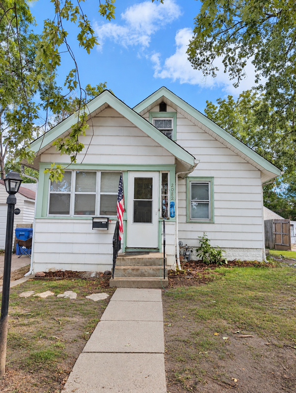 2082 Manitou Avenue, Saint Paul, MN 55119