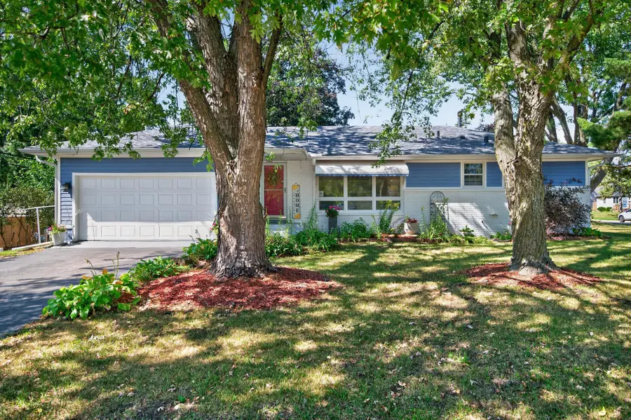 3715 Douglas Drive N, Minneapolis, MN 55422 - #2
