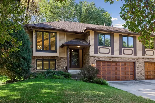 7890 Upper 139th Court, Apple Valley, MN 55124