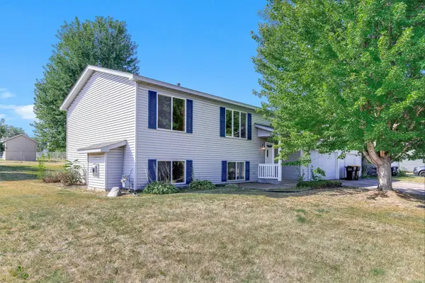 332 Orshard Parkway W, Shakopee, MN 55379