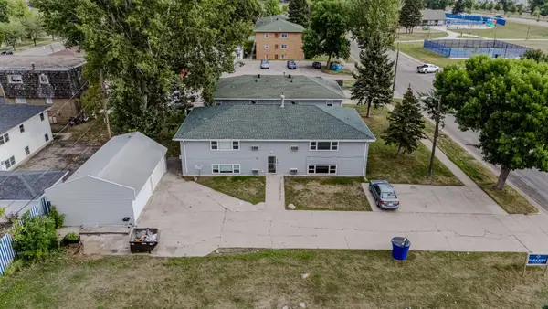 921 19th Street S, Moorhead, MN 56560