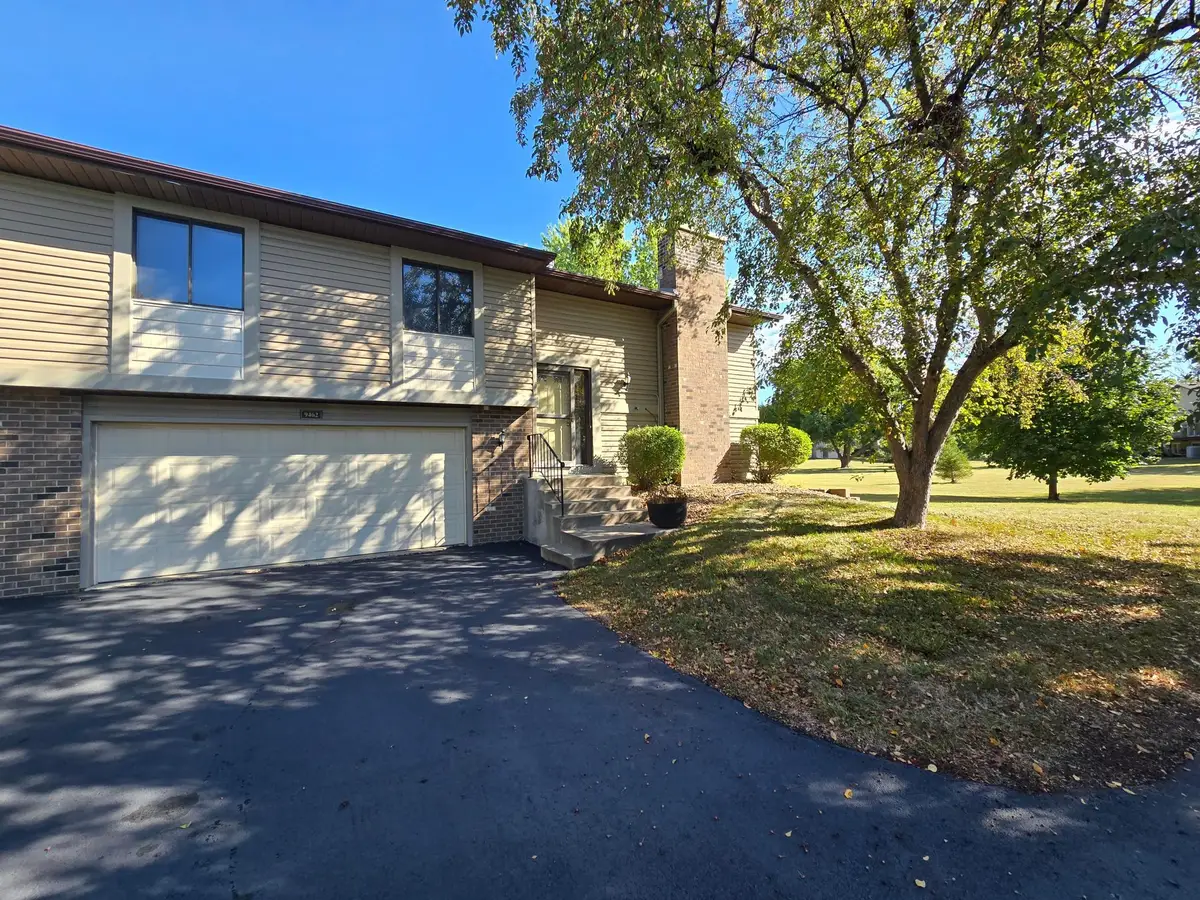 9462 Kingsview Lane N, Maple Grove, MN 55369 - #1