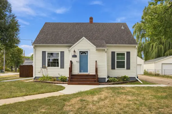 601 11th Street N, Moorhead, MN 56560