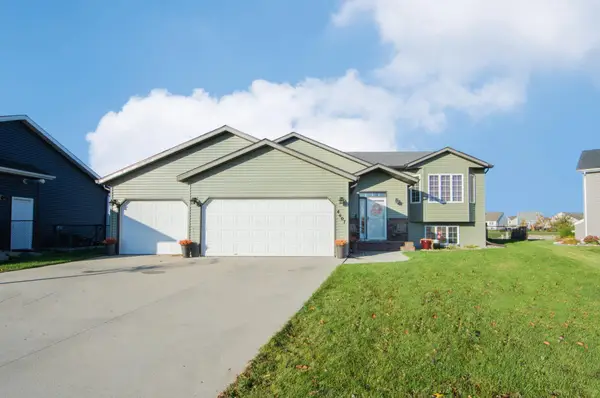 4407 15th Street S, Moorhead, MN 56560