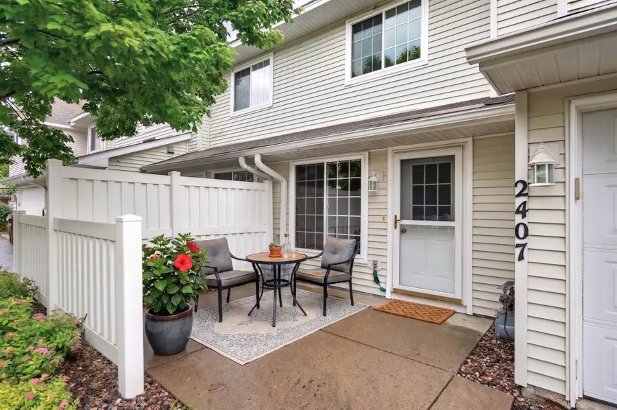 2407 Harvest Way, Chanhassen, MN 55317 - #3