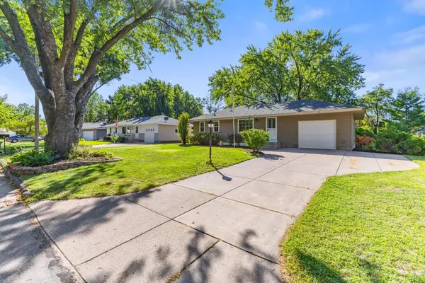 10913 Washington Street Ne, Blaine, MN 55434