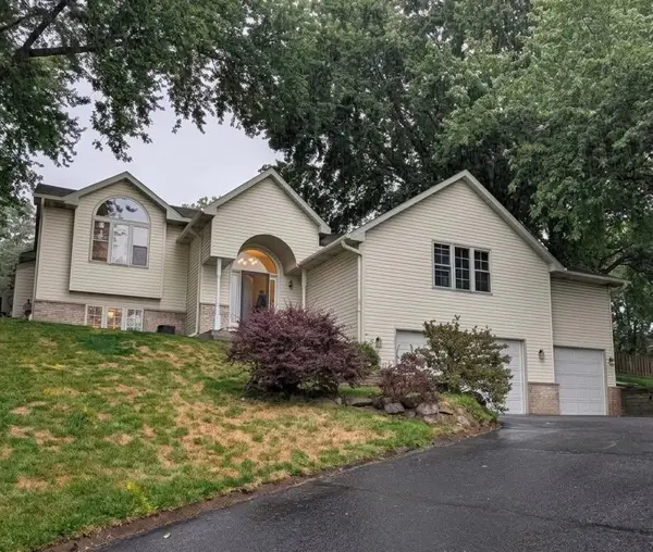 2975 Egan Avenue, Eagan, MN 55121
