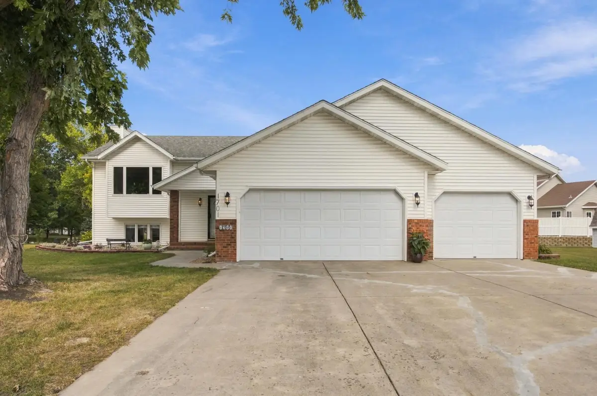 1701 33 1/2 Street S, Moorhead, MN 56560 - #1