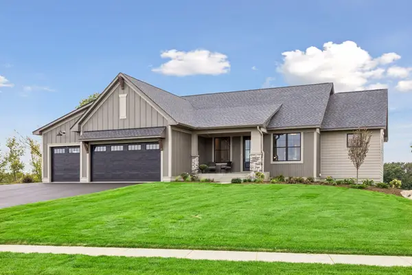 1053 Hart Lake Avenue, New Richmond, WI 54017