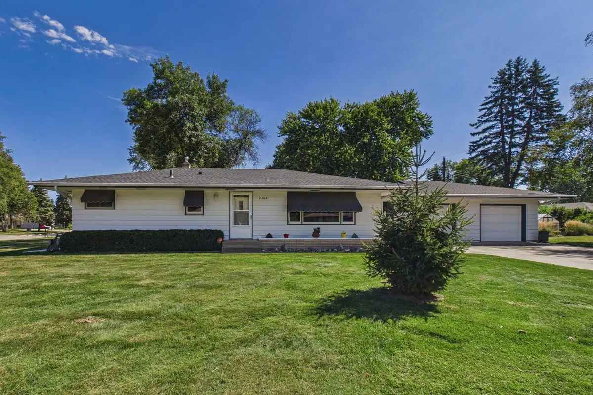 2364 Saint Albans Street N, Roseville, MN 55113 - #1