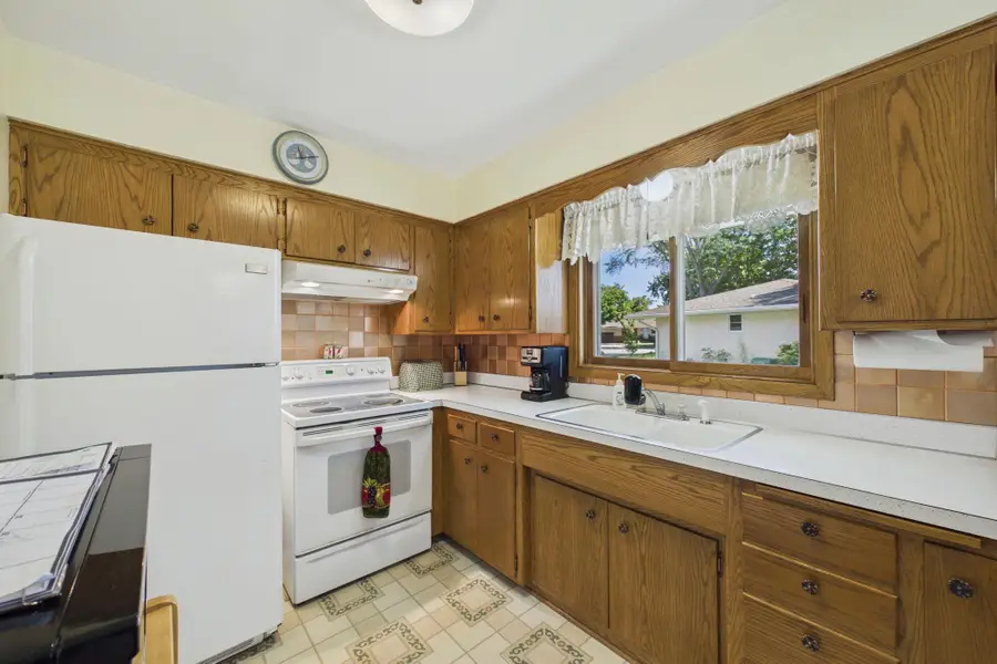 2364 Saint Albans Street N, Roseville, MN 55113 - #3