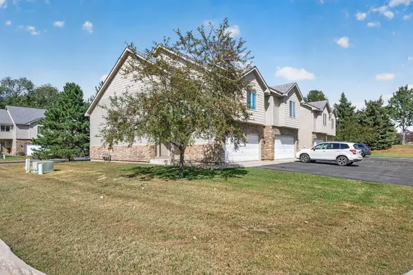16065 Flagstaff Avenue W, Rosemount, MN 55068