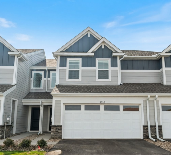 4050 Hayward Avenue N, Oakdale, MN 55128