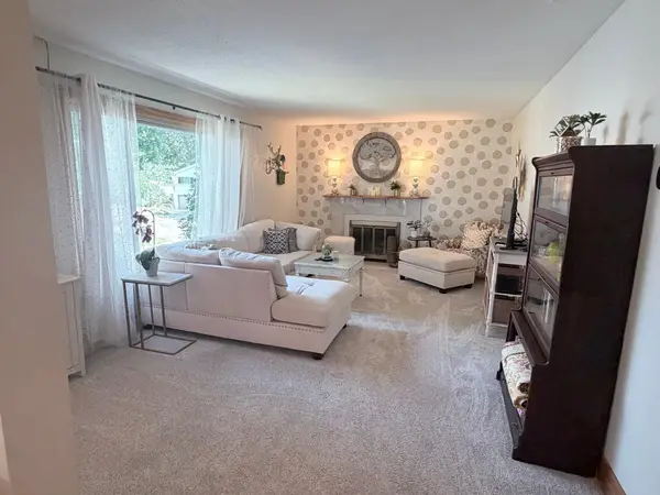 118 Avignon Court, Woodbury, MN 55125