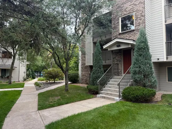 2120 Ridge Drive #31, Saint Louis Park, MN 55416