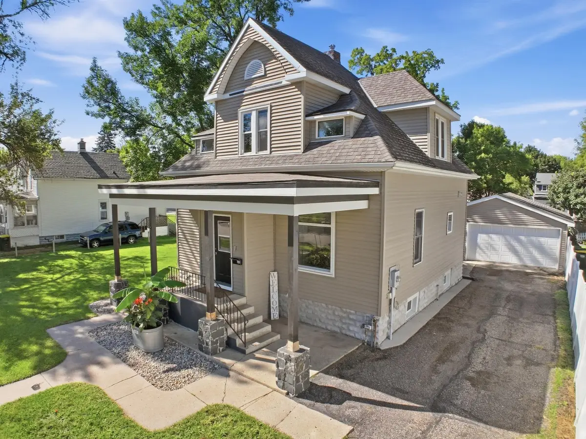 718 6th Street Sw, Willmar, MN 56201 - #1