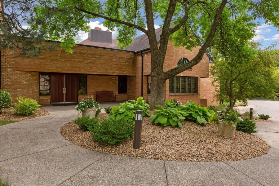 1830 Eagle Ridge Drive #1004, Mendota Heights, MN 55118 - #2