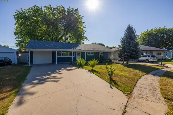 537 2nd St Court E, West Fargo, ND 58078