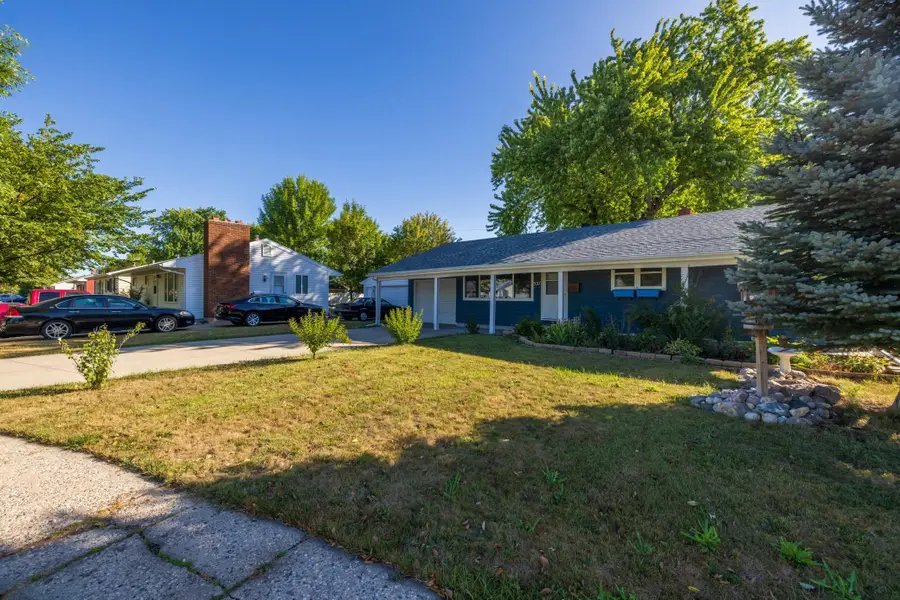 537 2nd St Court E, West Fargo, ND 58078 - #2