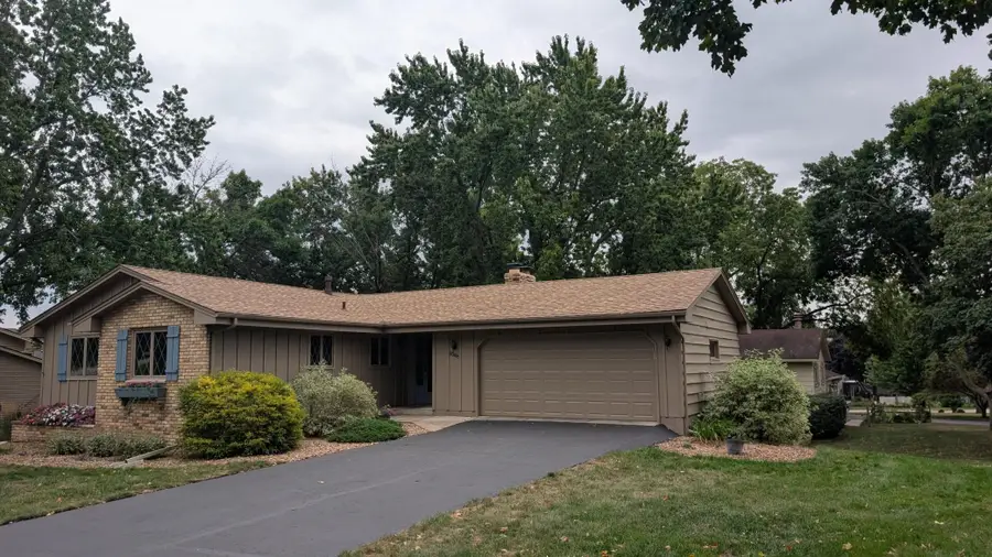 8365 Heather Avenue, Eden Prairie, MN 55347 - #2