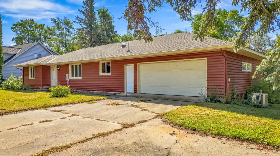 34 5th Street Nw, Melrose, MN 56352 - #3