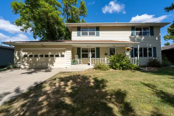 913 Park Drive S, Fargo, ND 58103