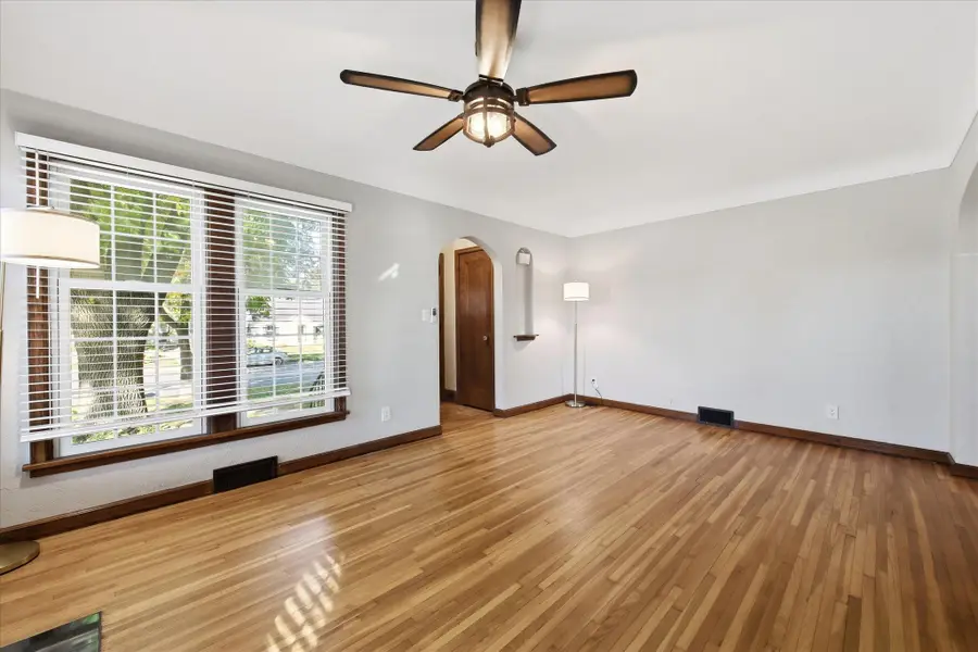 1118 Livingston Avenue, Saint Paul, MN 55118 - #3