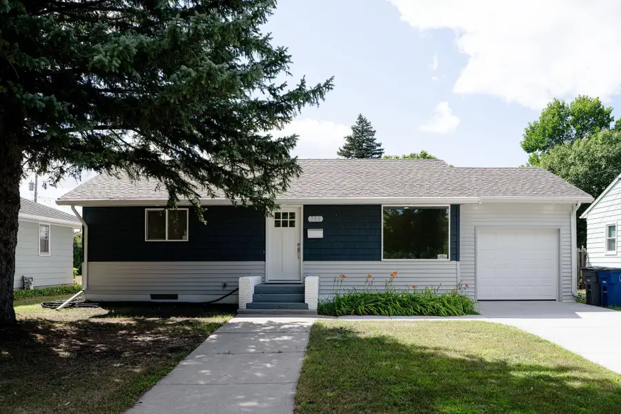705 18th Street N, Moorhead, MN 56560 - #2