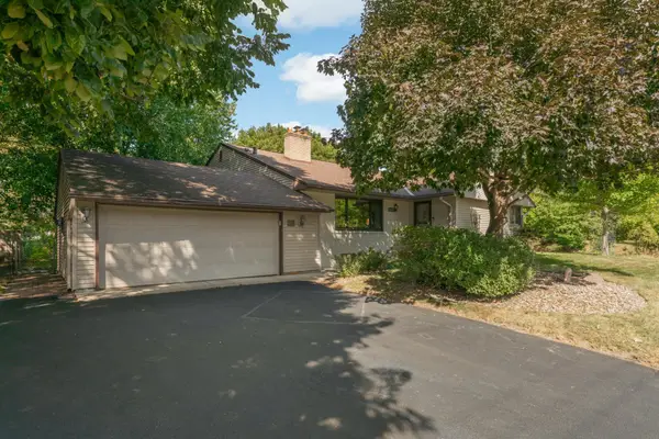 2608 W 102nd Street, Bloomington, MN 55431