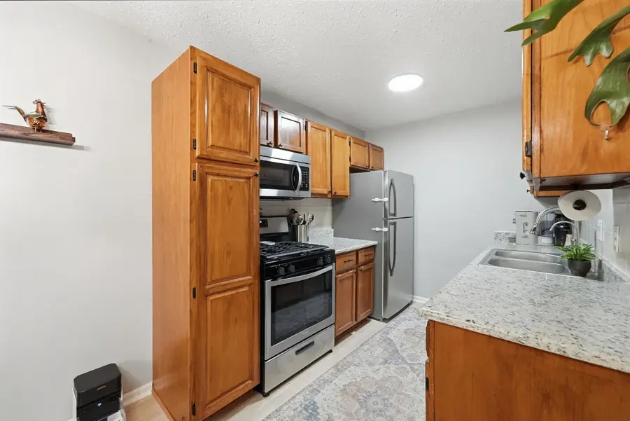1646 City View Drive #19, Eagan, MN 55121 - #3
