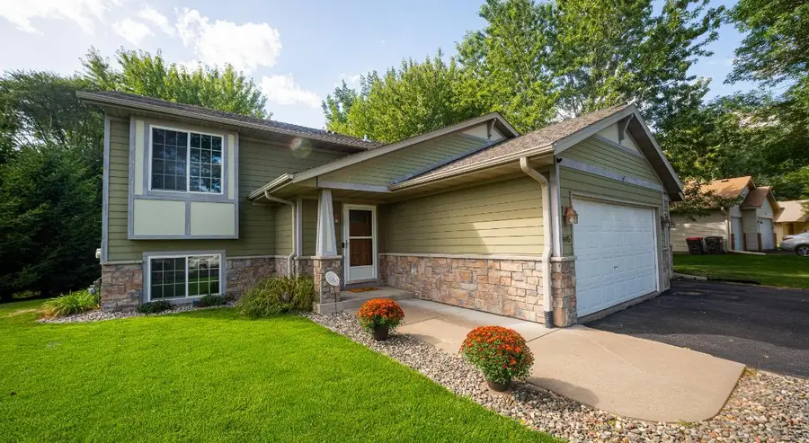 895 Marigold Drive, Cambridge, MN 55008 - #2