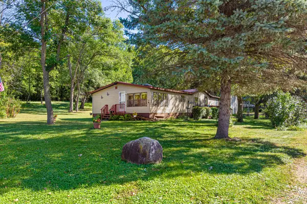 103 Ladd Street W, Kasota, MN 56050
