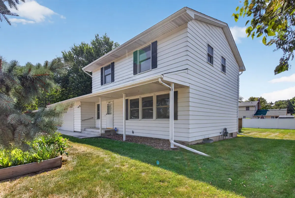 1772 Eldridge Avenue W, Saint Paul, MN 55113 - #1