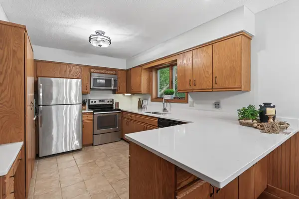 23045 Plateau Drive, Lakeville, MN 55044