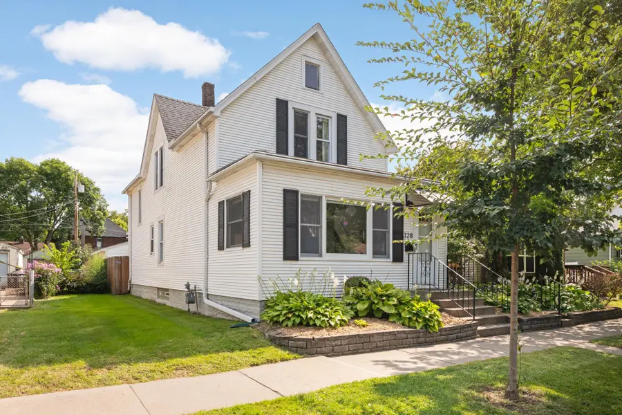 328 Osceola Avenue S, Saint Paul, MN 55102 - #2