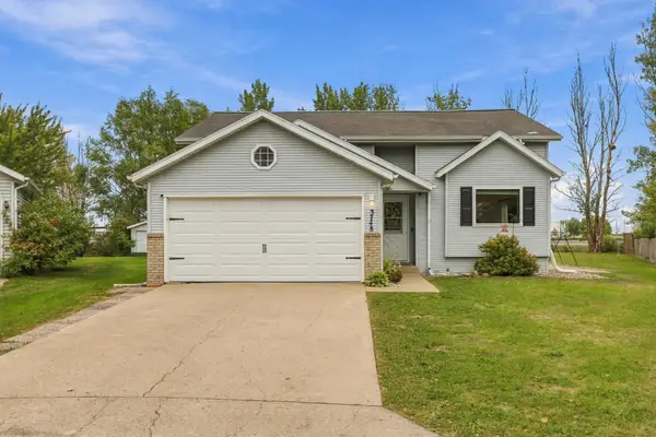 3748 Village Green Circle, Moorhead, MN 56560