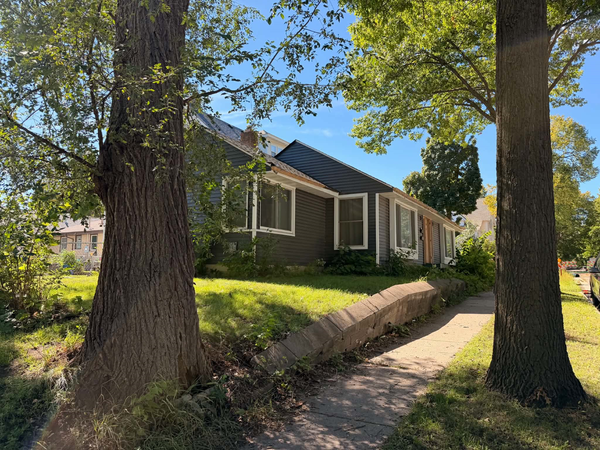 1064 Lawson Avenue E, Saint Paul, MN 55106