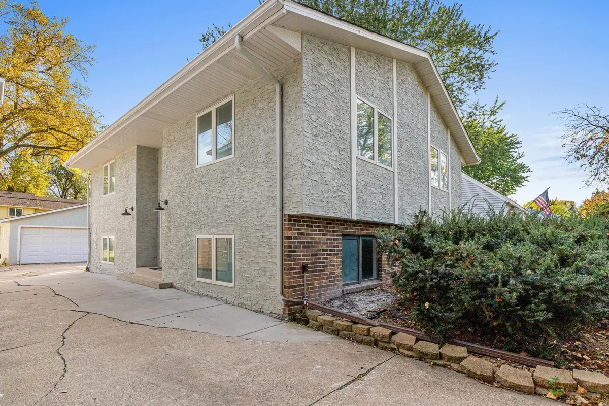 540 Hiawatha Avenue, Mendota Heights, MN 55118 - #1