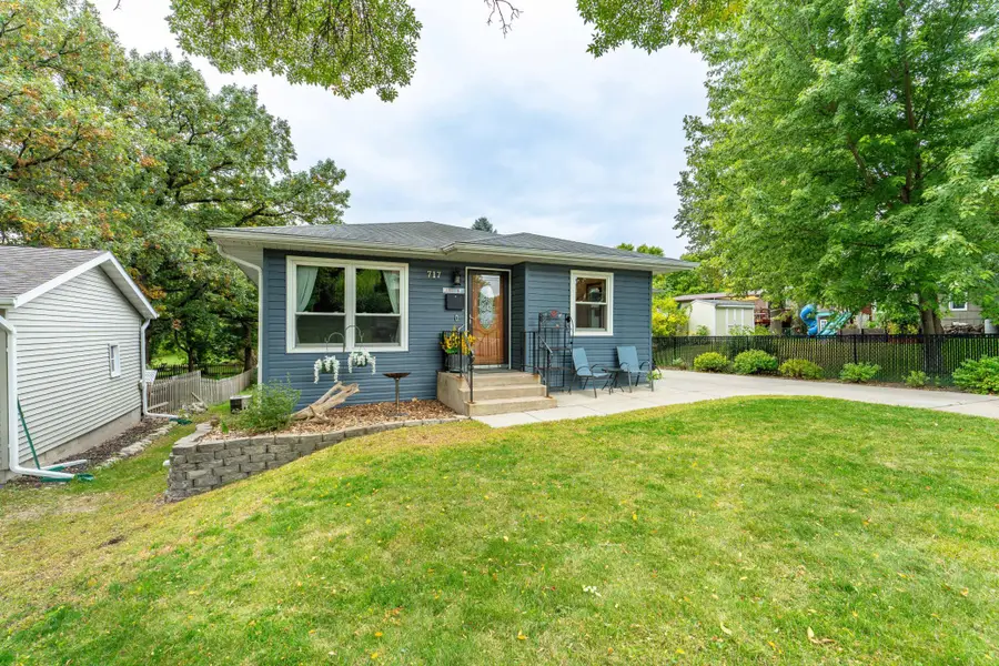 717 W Beech Avenue, Fergus Falls, MN 56537 - #3