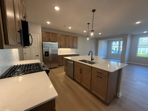 14932 Avondale View, Rosemount, MN 55068